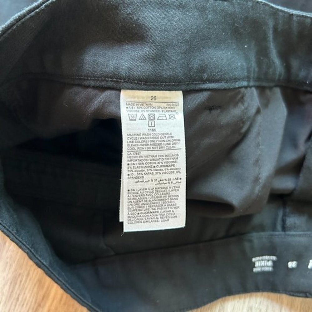 Old Navy Black High-Waisted Pixie Never Fade Pant… - image 6